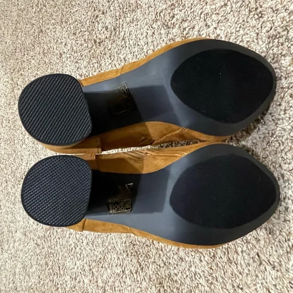 SoMe Tan Boots - Picture 3 of 7